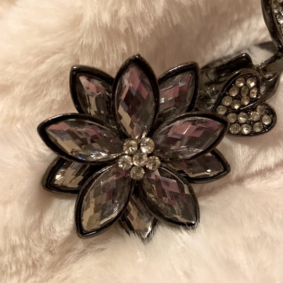 Flower and leaf Double finger ring - Picture 3 of 3